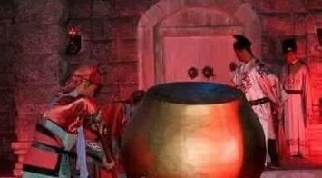 朱高煦疯狂作死，最终被做成瓦罐鸡。
1380年，朱高煦出生在应天府，这个孩子天生