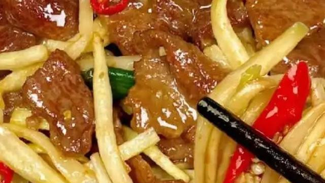 清新茭白搭配浓郁牛肉，家常小炒美味秘籍
