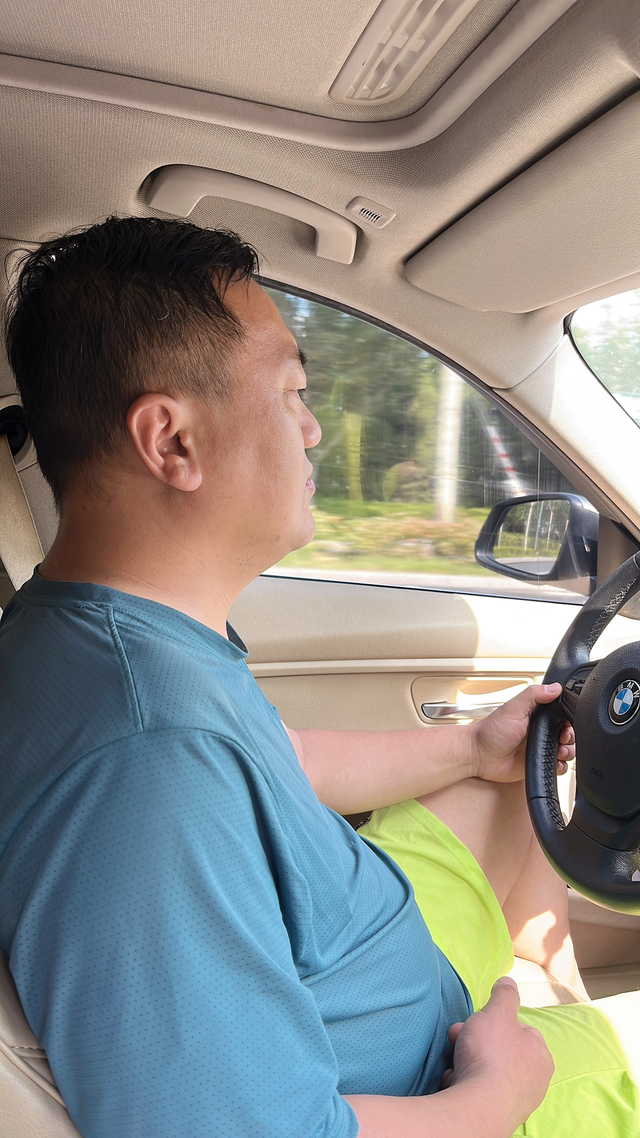 十年的宝马320Li，不是终点是念想！
2014年春天，我在4S店第一次见到这辆