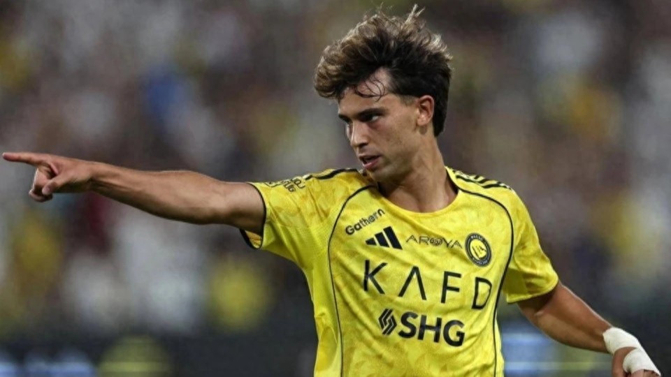 18场打入15球送出5次助攻，菲利克斯听C罗的话去沙特是对了