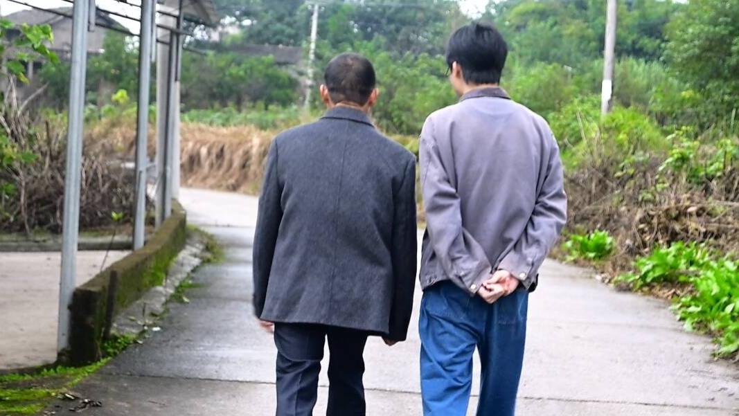 益心为农，艺染渭沱 ——记重庆移通学院艺术传媒学院青年志愿者协会美“益”约志愿服务专项支队第35期