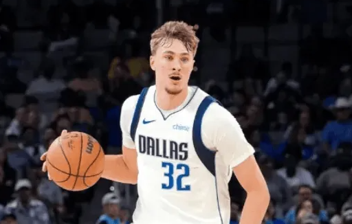 NBA季前赛，雷霆89-106不敌独行侠。赛后，雷霆主帅戴格诺特接受媒体采访时，