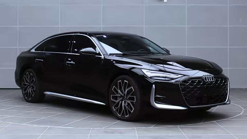 全新奥迪A6L 3.0T开始申报，2026年上市，外观变化也太大了吧？