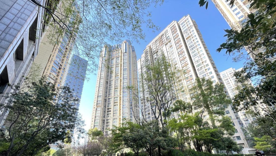 央企匠心焕新十年老盘：金茂服务如何重塑绿地名邸公馆的价值与温度？