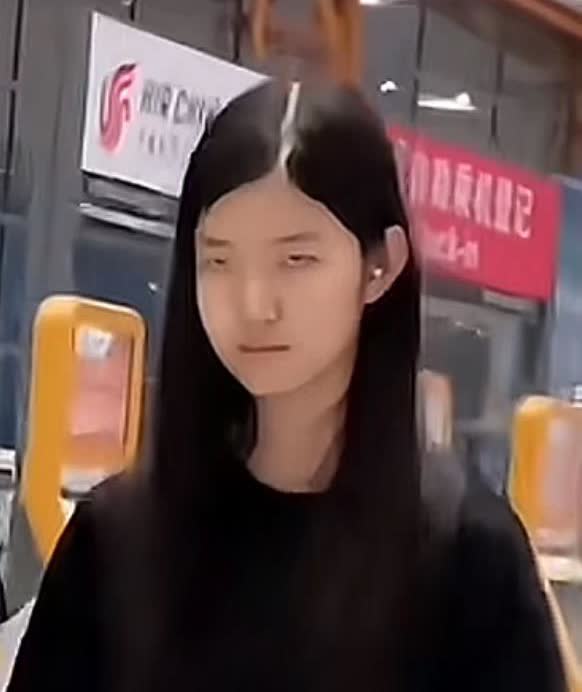 汪峰老师的二女儿有种高级感