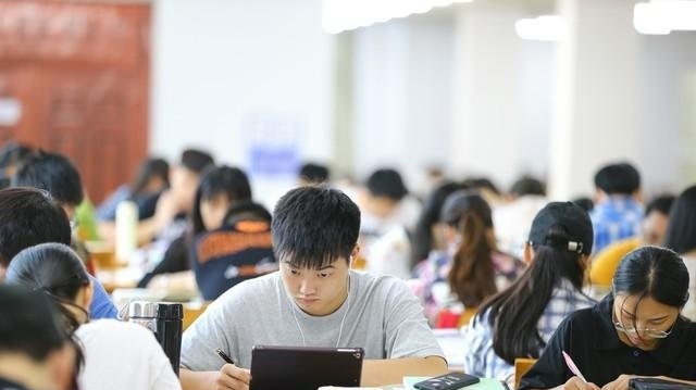 高校专项计划的报考条件是什么？