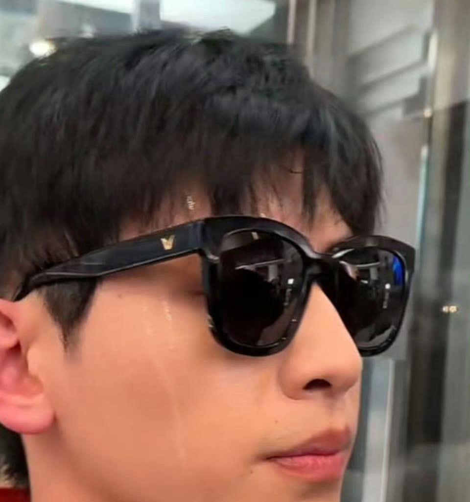 辛云来刚落地横店打开微博天塌了哈哈怎么这么好笑啊