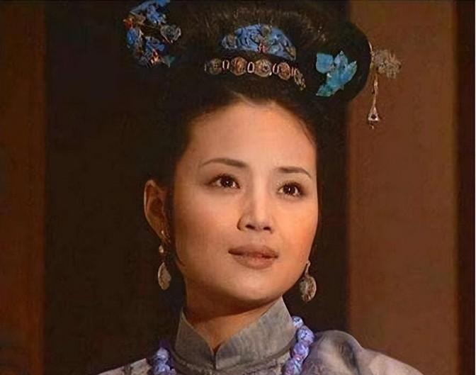 1705年，终年不洗澡，不吃药的93岁宫女苏麻喇姑逝世，51岁的康熙为了再见她一