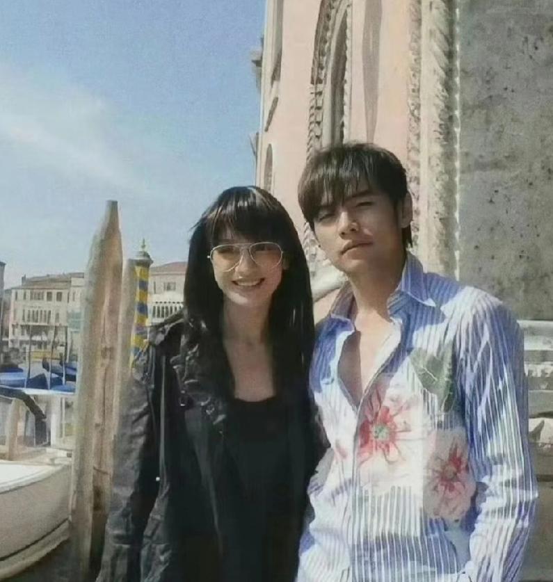 时光里的他们，从未老去
刷手机时，偶然刷到2005年周杰伦与周迅在威尼斯拍摄《四