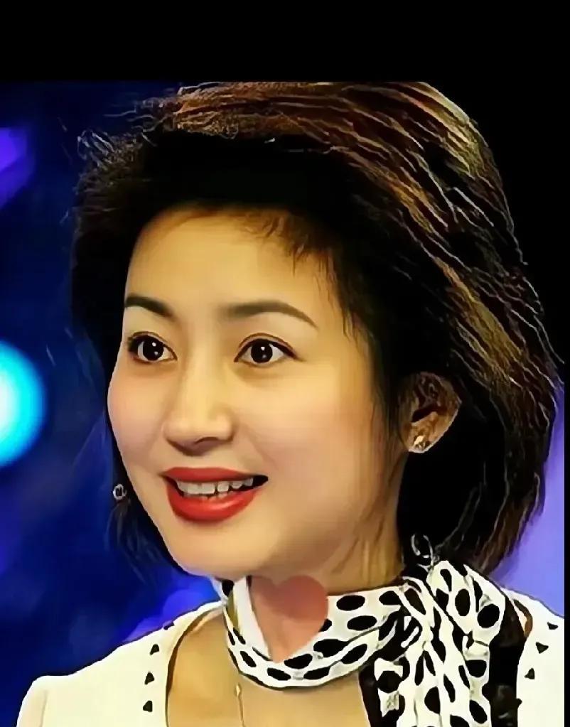 [微风]最受欢迎的主持人王小Y
      央视才女王小Y曾以知性灵动的风格，将