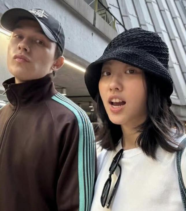 陈奕迅女儿陈康堤21岁生日，她的日本籍男友晒出三张亲密合照，祝她生日快乐！照片中