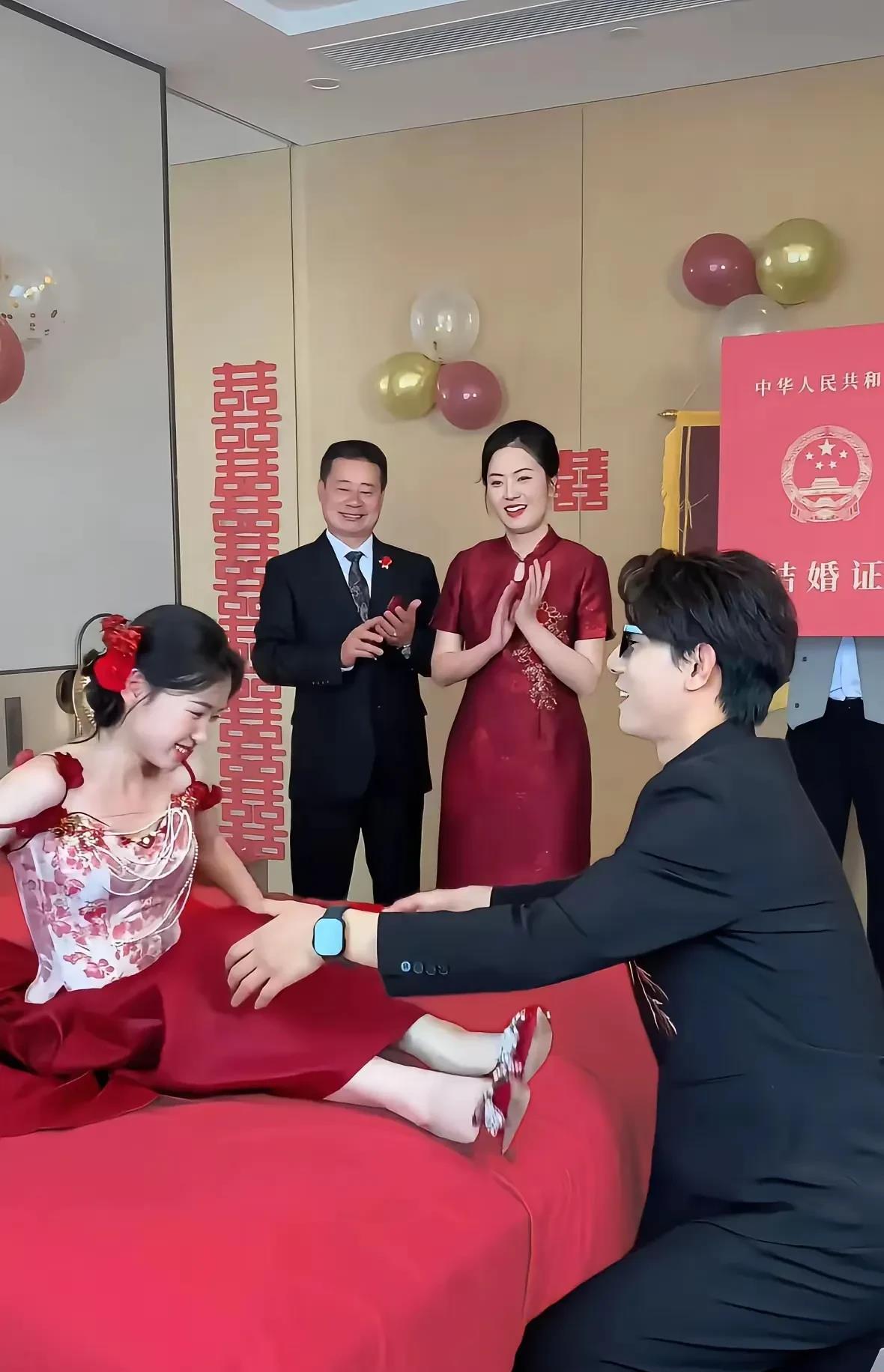 这个婆婆看起来有多少岁，为什么感觉这么年轻。