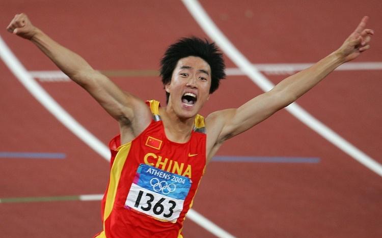 历史上的今天：刘翔12秒91雅典奥运会夺金！这是中国奥运历史上的第一块男子田径金