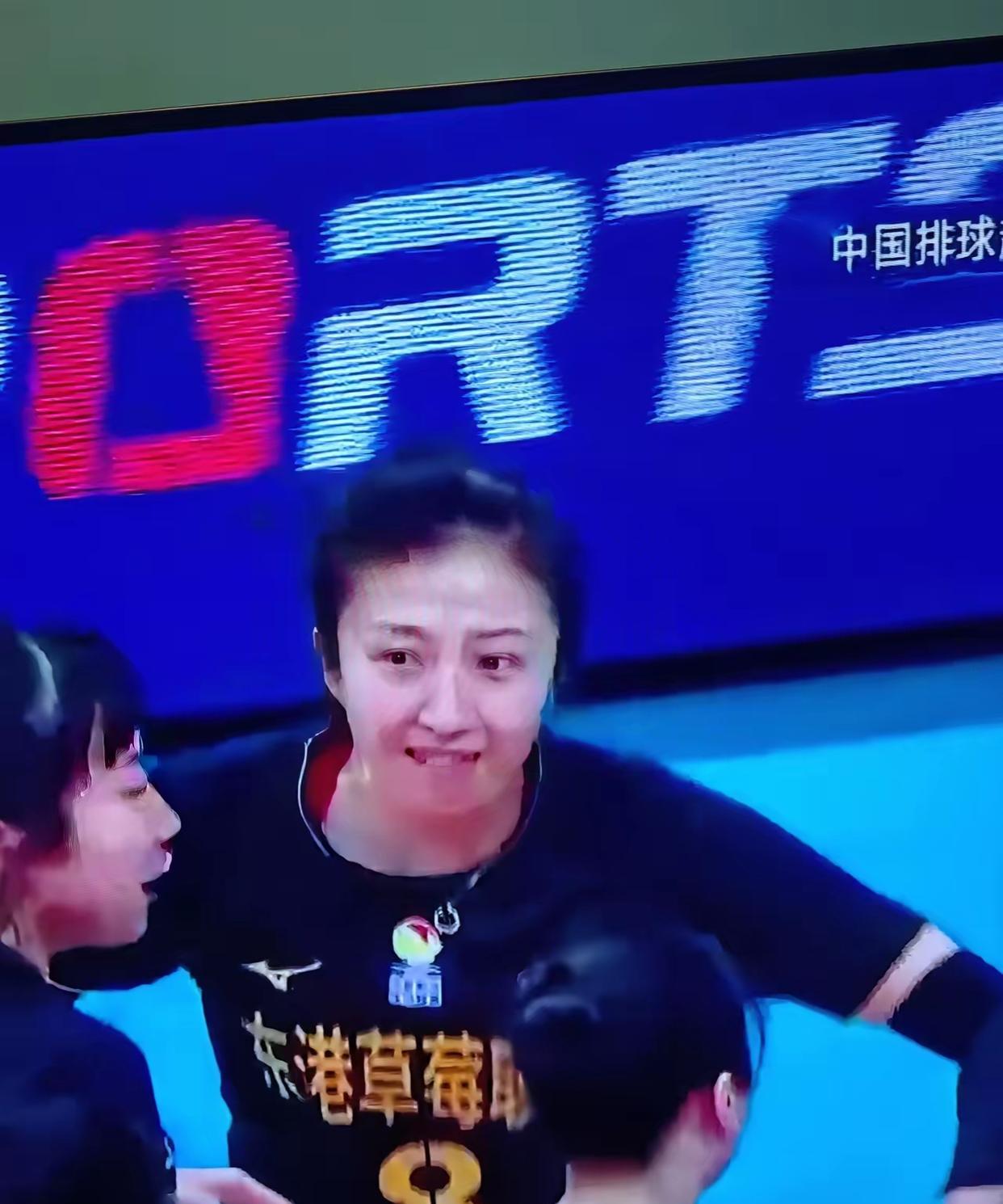 丁霞，应叫丁侠，性格率直，做人胆大波辣，性情中人也，可谓比赛场上的侠女，敢于说真