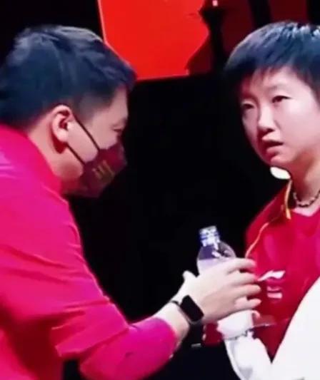 陈玘彻底被激怒了，他向全网开战！
你看他最近发的博文（下图），句句在吼，全篇文字