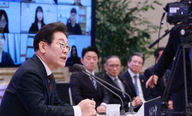 拒了中方请柬不到2小时，李在明启动访美前奏，不来华先见特朗普。表示拒绝我国的邀请