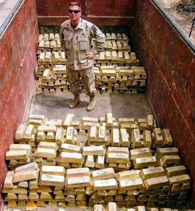 这是2003年美军只用二十天就攻下了萨达姆的总统府，并在萨达姆官邸的地下室中发现
