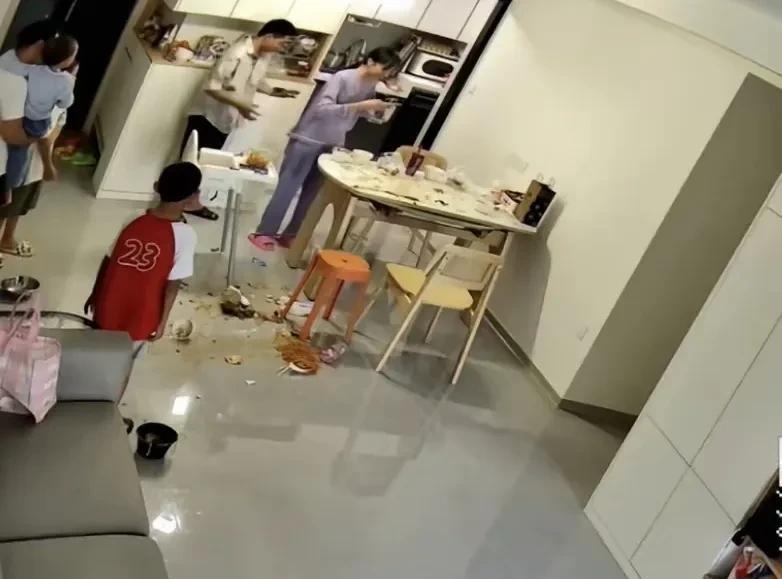 根据“鸡蛋男”妻子的自述，这又是一起远嫁的悲剧…
“鸡蛋男”妻子开直播称，本人已