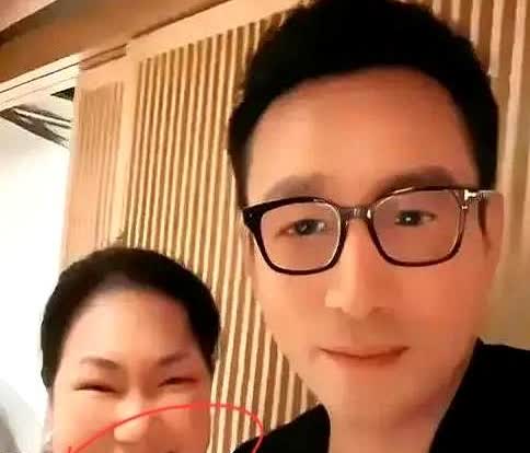 S妈在线喊话新亲家？
前脚汪小菲大婚刷屏

后脚S妈突然发声：