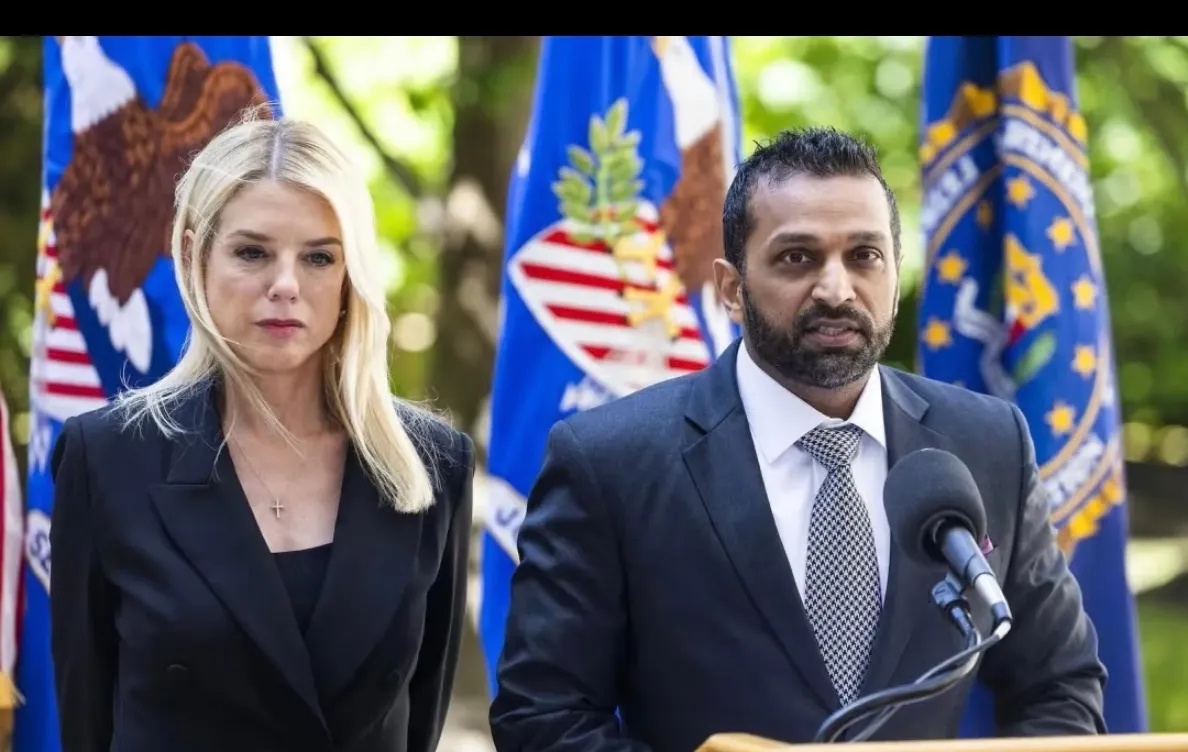 特朗普再次陷入性骚扰风波！



爱泼斯坦的前女友史黛西·威廉姆斯近日爆料，称特