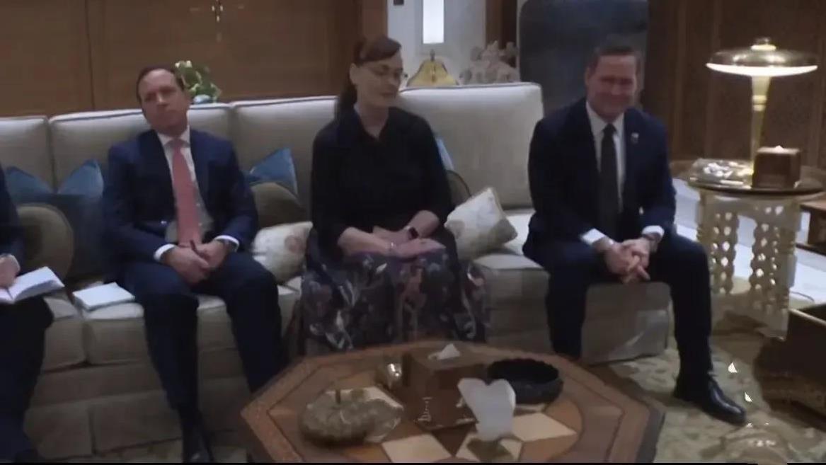 乌克兰的死活跟美国无关，美国代表团无精打采，一副无所谓的样子！
鲁比奥此行目的只