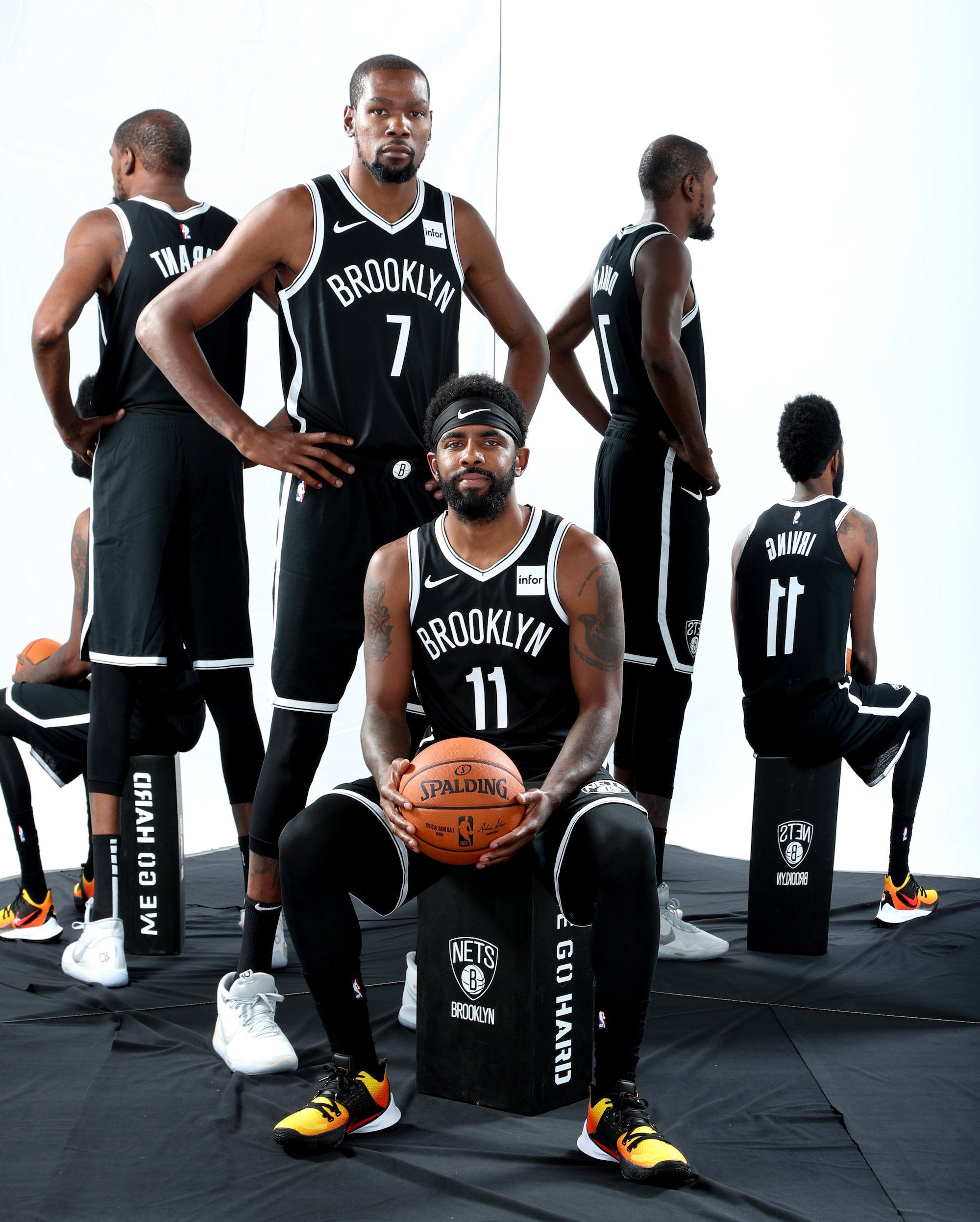 感觉NBA这些记者现在都在自己编写新闻了，由于杜兰特的交易迟迟无法达成，联盟多支