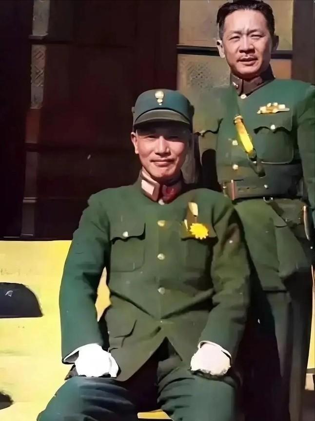 [大侦探皮卡丘]1949年7月，广州梅花村32号官邸内发生了一次秘密会谈，国民党