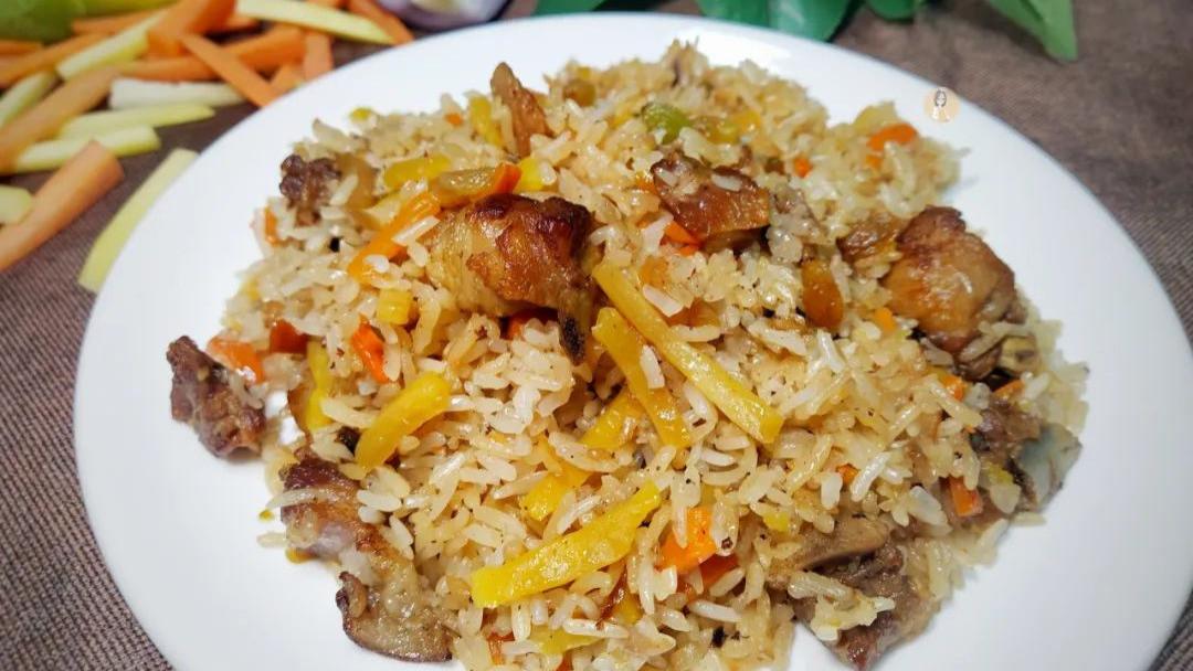 三伏进补吃羊肉，教你做新疆羊肉抓饭，营养丰富，香气扑鼻好味道