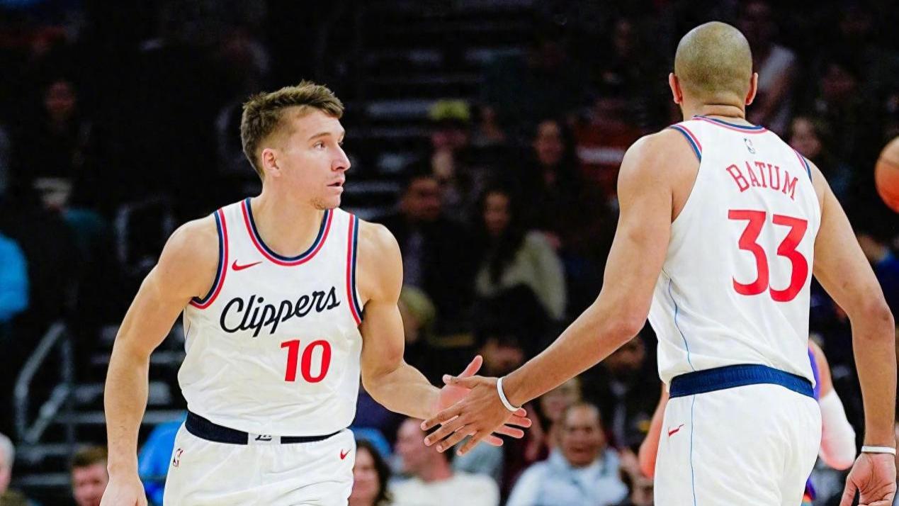 快船单节净胜22分：莱昂纳德爆裂隔扣，哈登8+7小爆发