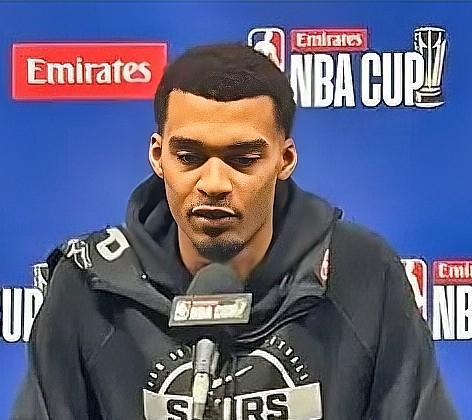 马刺新星文班亚马真谦虚啊！
文班在今日接受采访谈到马刺与雷霆之间正在萌芽的潜在对