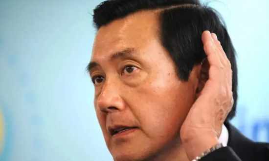 围台之际，马英九曾表态：大陆应立即停止派机绕台，台湾不愿成为第二个香港。

在我