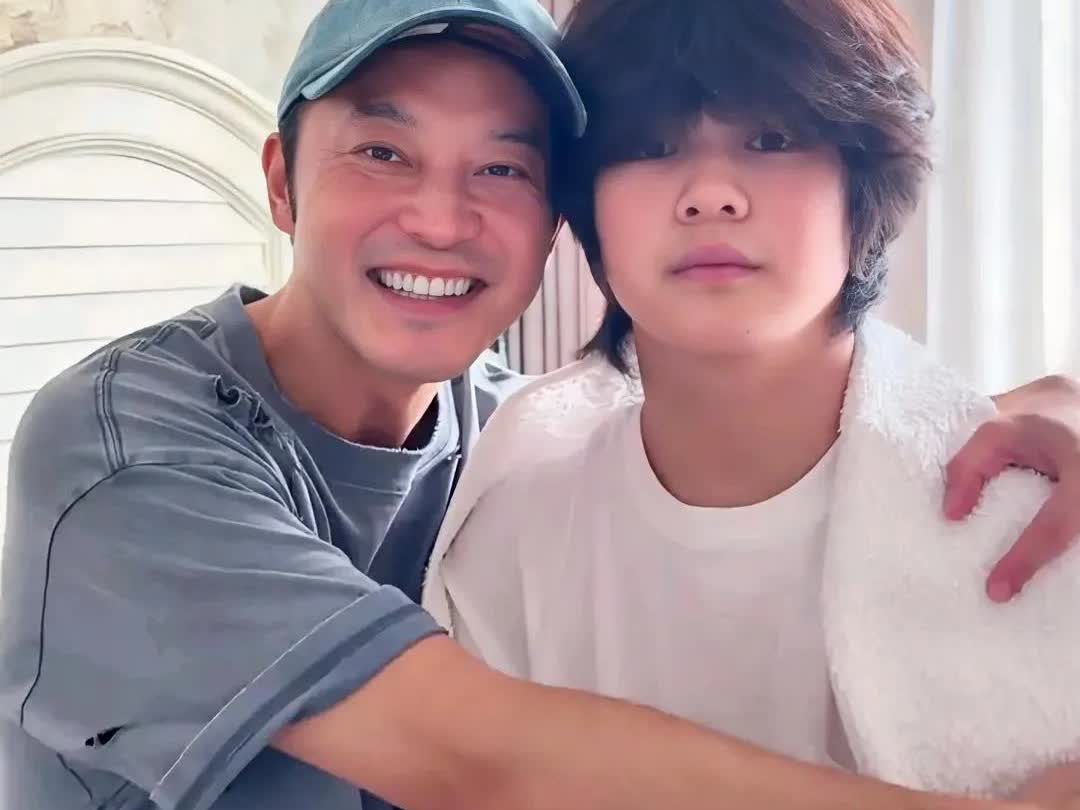 全网最自豪的就是沙溢吧

不是因为他得大奖了，也不是他又瘦了，而是因为他有一