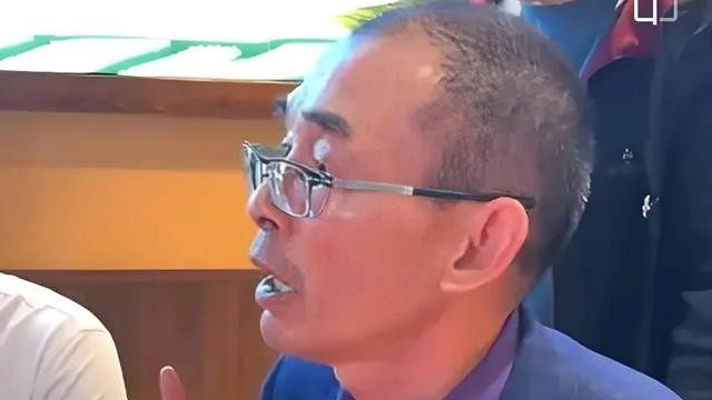 寻亲宴拒老乡引争议 流量时代亲情何去何从 网友热议人情与规则