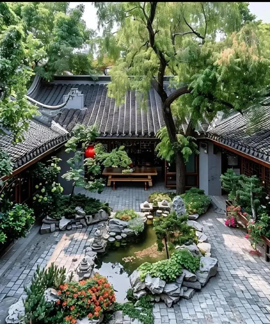 一个人多年形成的认知，
是很难被别人叫醒的，
所以你不要试图去改变他，
哪怕他是