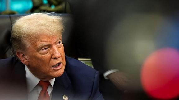 中国学者：特朗普不敢告诉美国人，对华加税，100%由美国人来支付