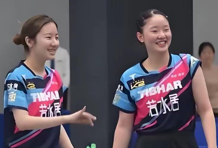 张本美和并没有输。
昨晚张本美和乒超新疆首秀
双打1：3，球没赢
但是衣服漂亮啊