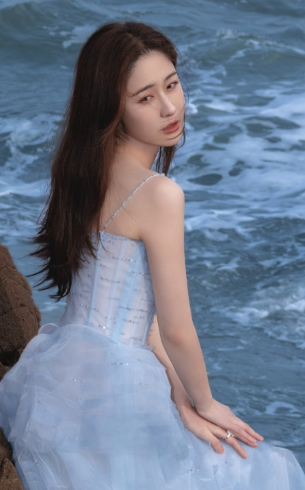 梁田蓝色美人鱼，喜欢这一组妆造，超不错的，很可以！