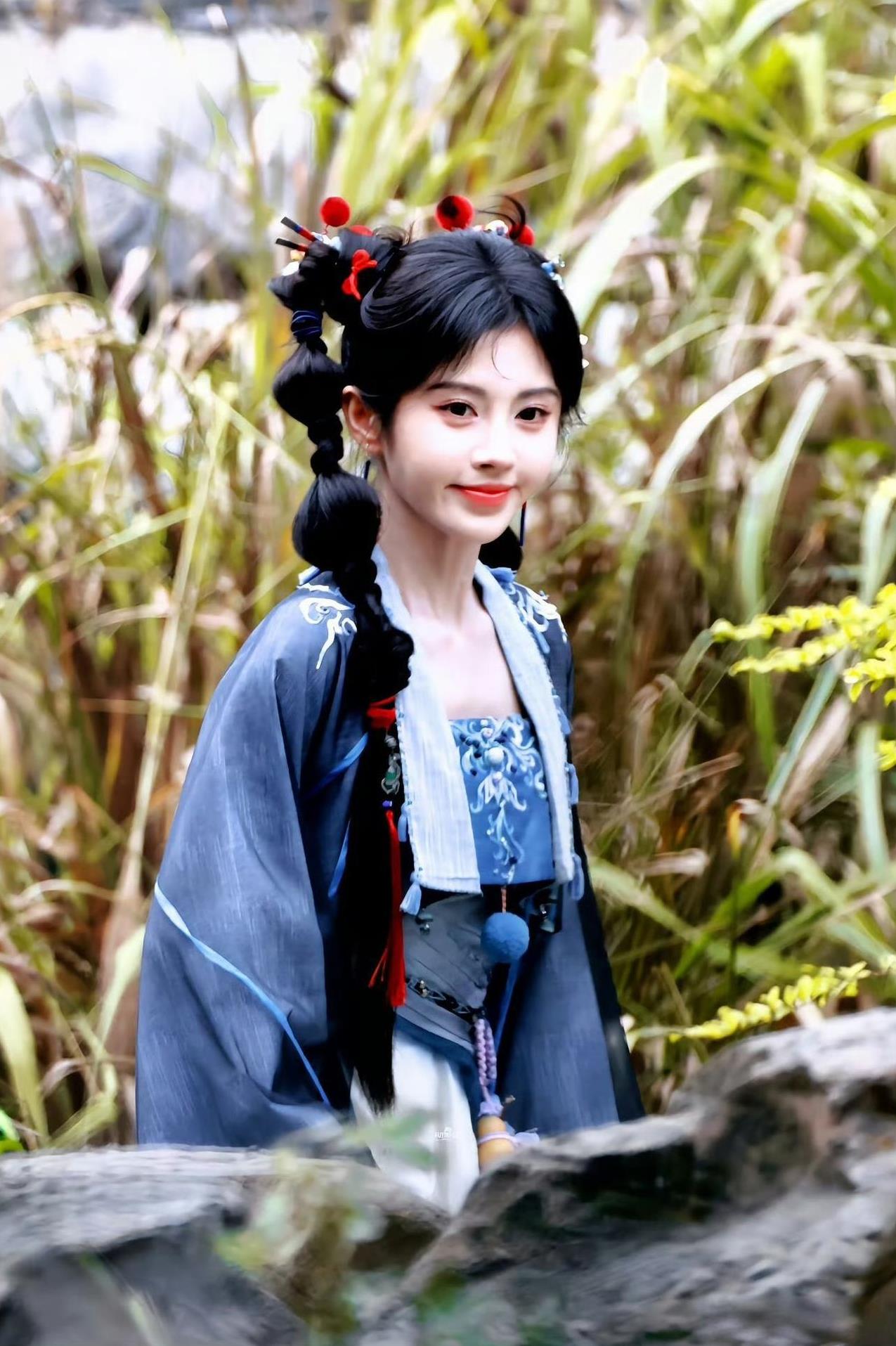 鞠婧祎阿黛造型