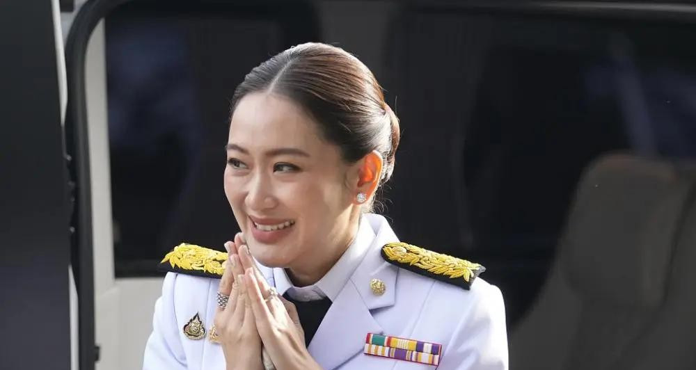 泰国国王真厉害，稳定局势有一套











哇塞！泰国政坛这出戏，比电