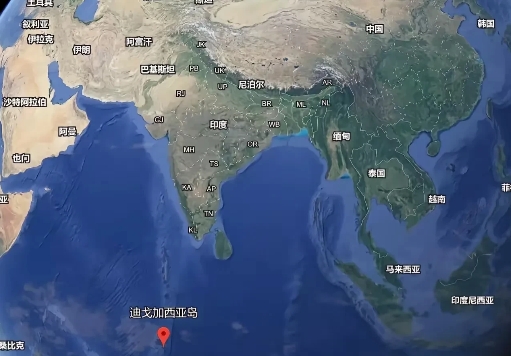 美军7架B-2隐形轰炸机，加油机及大型运输机等多种战略武器已陆续部署至印度洋的迪