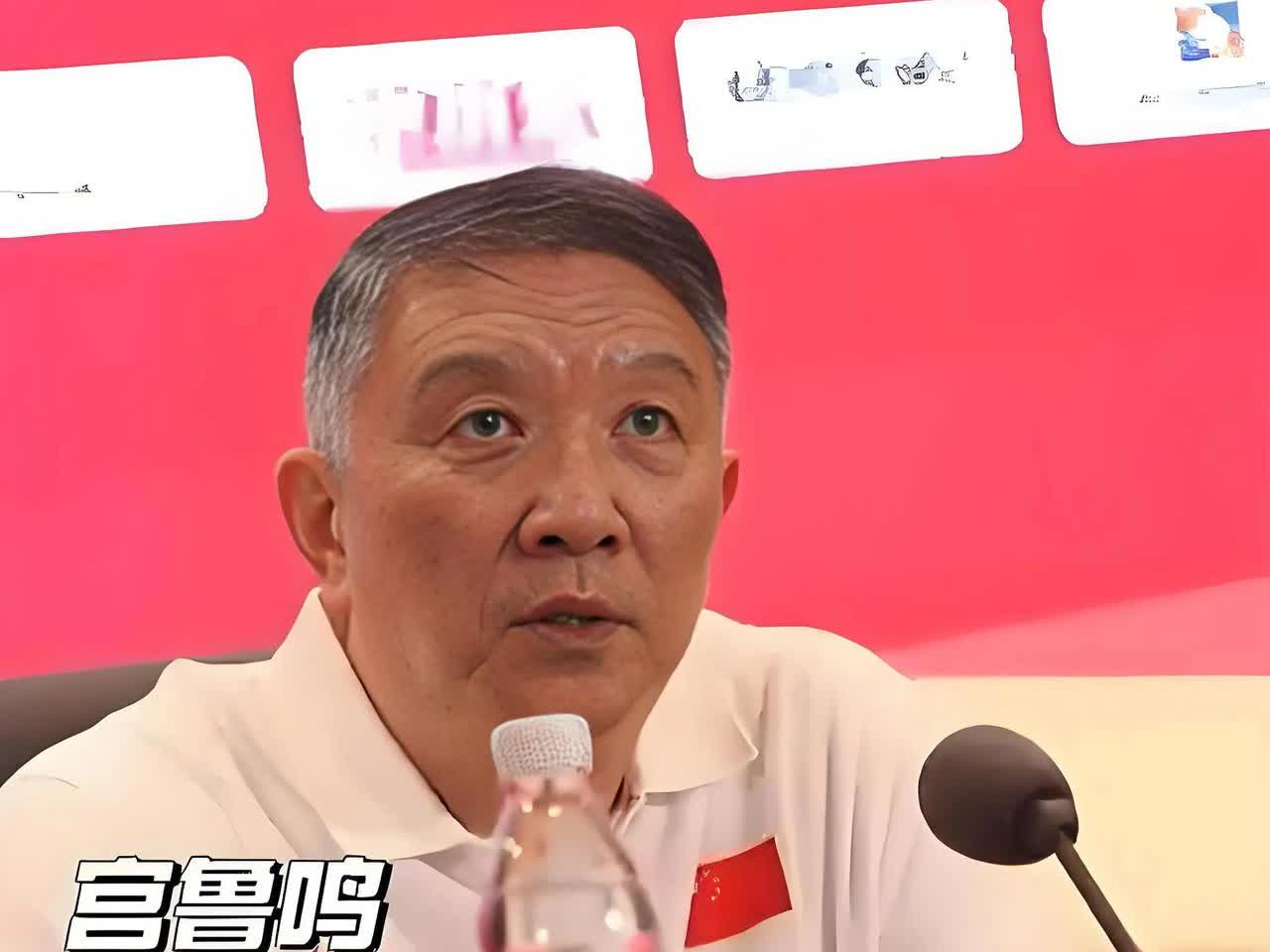 篮球圈又爆大消息！宫鲁鸣 8 月 18 号下达调令，要求集训两个月，这可让四川女