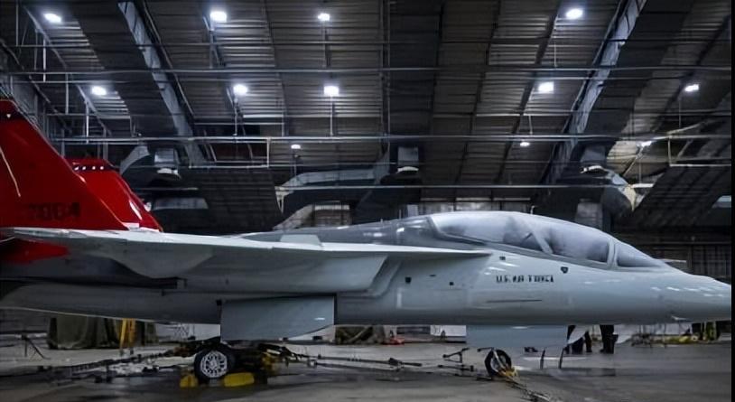 T-7 教练机完成气候测试，美国空军加速部署新型教练机
下一代喷气式教练机 T-