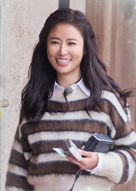 林心如美丽瞬间
我发现有酒窝的女孩
都比较漂亮甜美。
而且运气也特别棒。
林心如