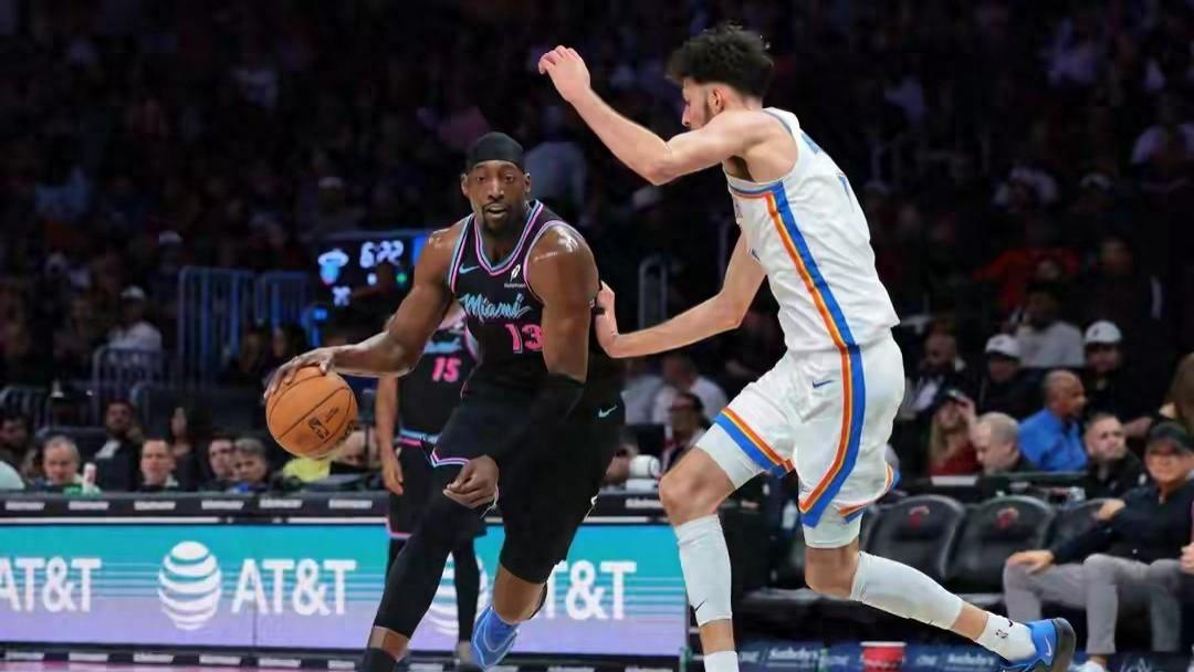 1月18日！太阳追紧湖人，勇士前6，雷霆爆冷，西部排名又变了