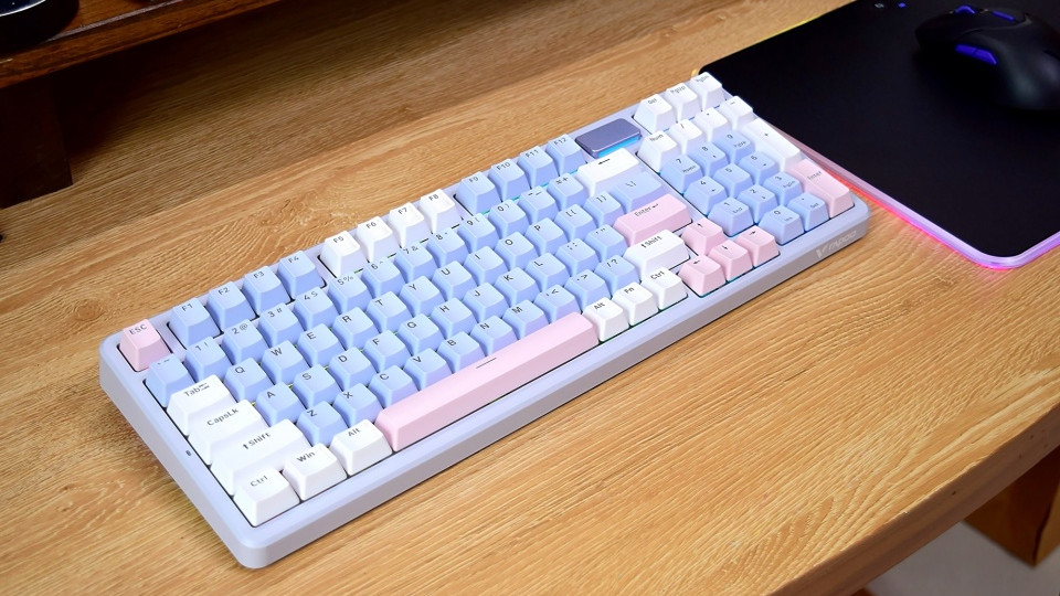 800小时超长续航，办公游戏兼备，更适合手感党的国产机械键盘！