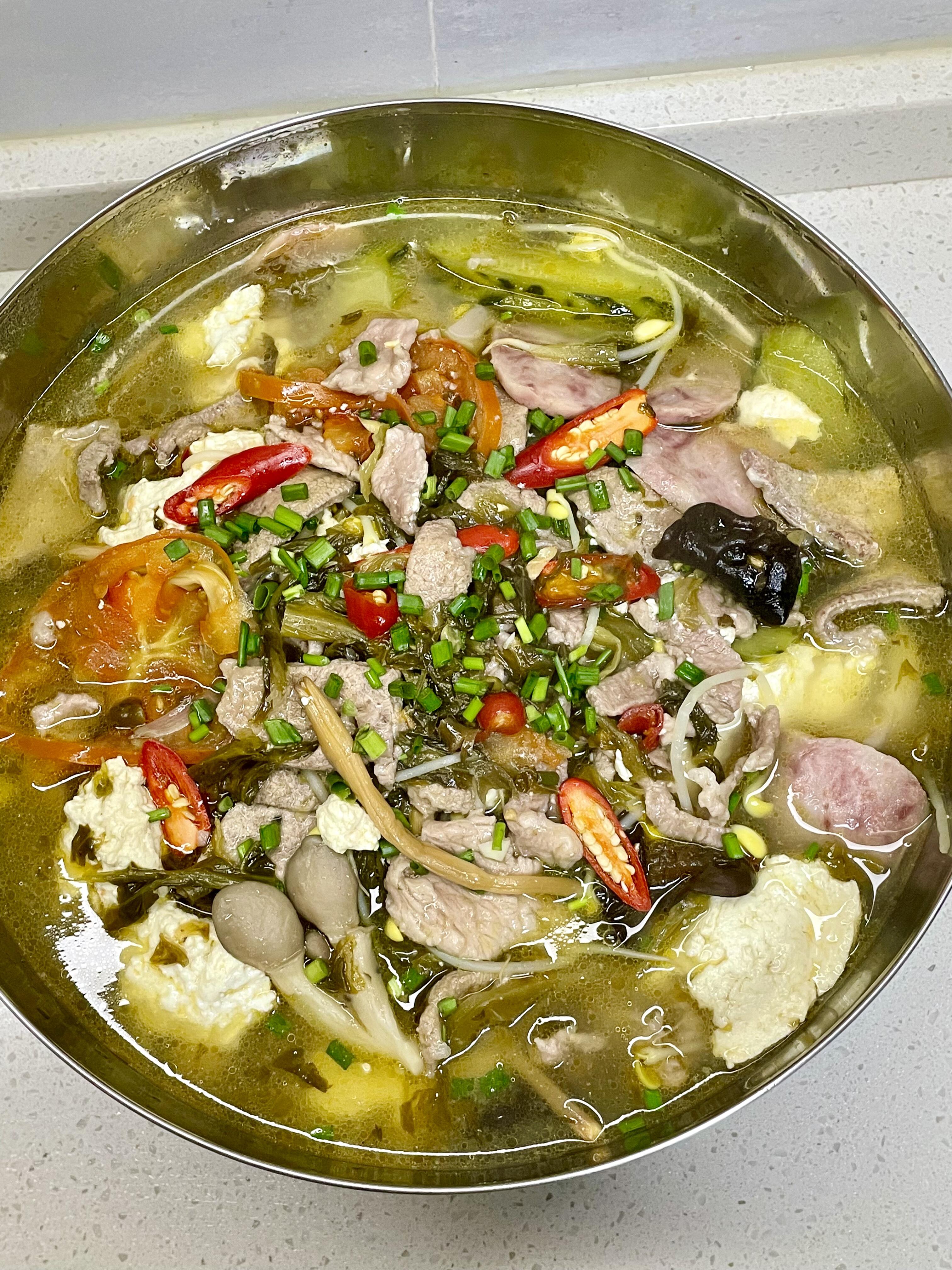 鲜掉眉毛的家常荤豆花，附详细做法～
每次吃荤豆花，汤都少不了喝几碗，做法简单，老