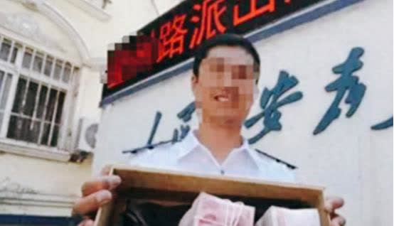 这年头好人真难做！浙江一小伙捡到22万现金主动报警归还，失主竟反咬一口！
那天