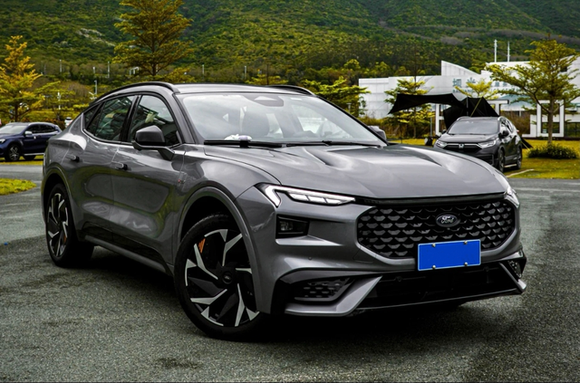 蒙迪欧运动版ST
蒙迪欧运动版的优点完美与我在乎的点重合，本人更看中它的动力强（