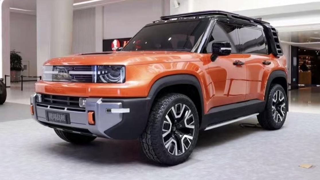 吉利全新“方盒子”SUV现身，取名“银河战舰”，涉水深度达800mm