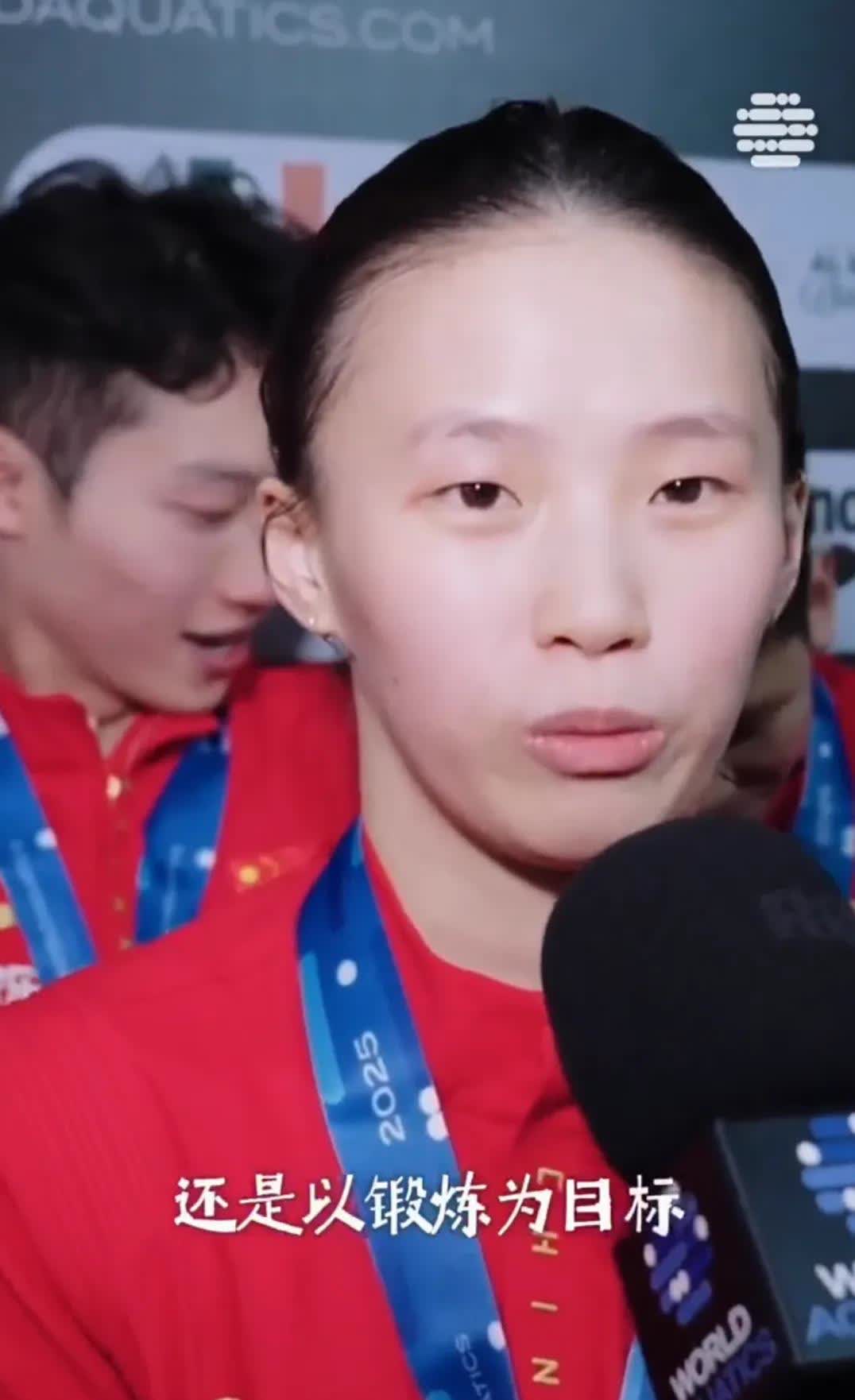 你们这些人啊，会把全红婵给捧坏的，不信走着瞧，现在我针对的粉丝的言论而不是她个人